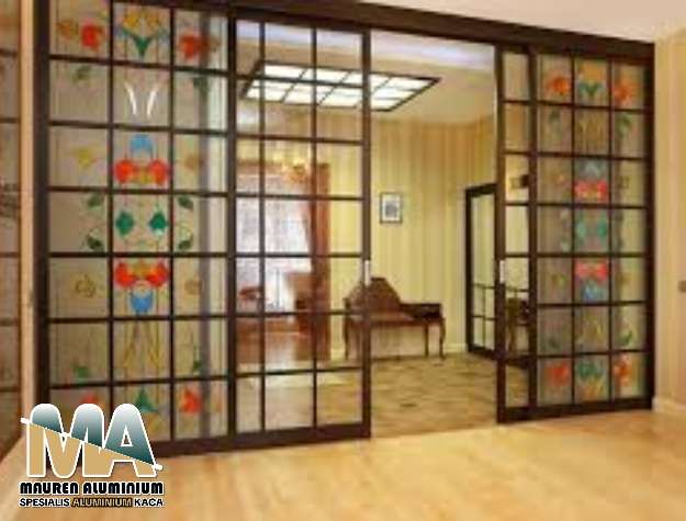 Spesialis kaca patri partisi ruangan VIP di Jakarta Spesialis kaca patri partisi ruangan VIP di Jakarta