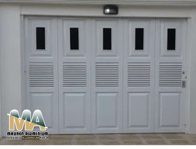 Pintu garasi henderson aluminium custom di Bekasi