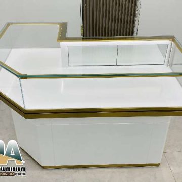 Custom etalase toko emas model L hemat tempat di Jakarta