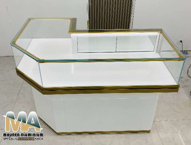 Custom etalase toko emas model L hemat tempat di Jakarta